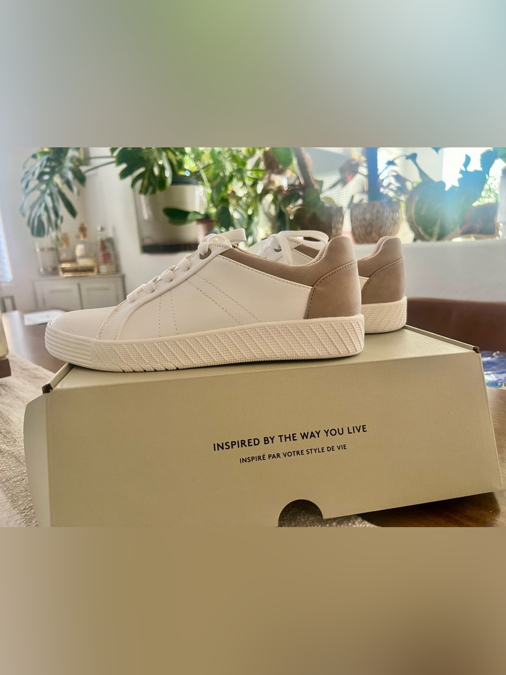 SOUL Naturalizer Neela White Taupe Sneakers Size 6 – New in Box
